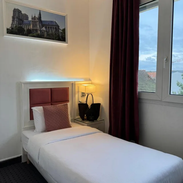 غرفة مفردة بحمام خاص، Hotel Grand Paris 2/2
