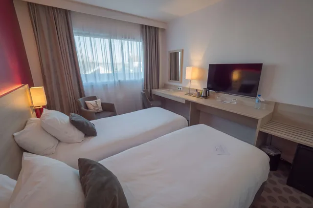 غرفة كومفورت بسرير كوين، Best Western Plus Le Roof 3/10