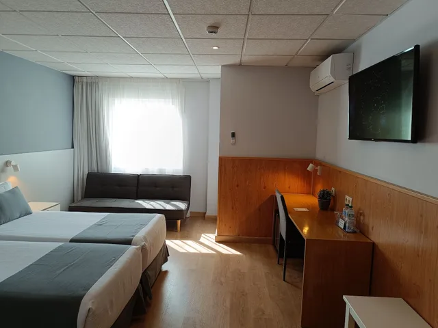 غرفة غراند بسريرين منفصلين، Hotel Mendez Nunez 7/10