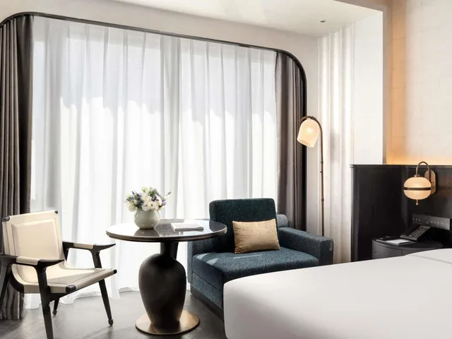 غرفة كلوب فاخرة بسرير كينج بإطلالة على المدينة، Sofitel Shanghai North Bund 4/6