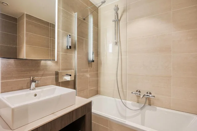 Superior, King Bed, B&B HOTEL Mons Centre 10/10