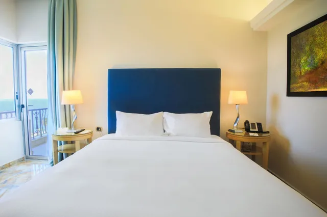 غرفة ديلوكس مفردة بإطلالة جزئية على البحر، Riviera 13/14
