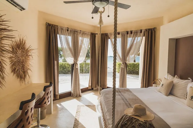 Junior, King Bed, Beach Side, Ocean View، Hotel Casa Punta Coco & Beach Club - Adults Only 2/2