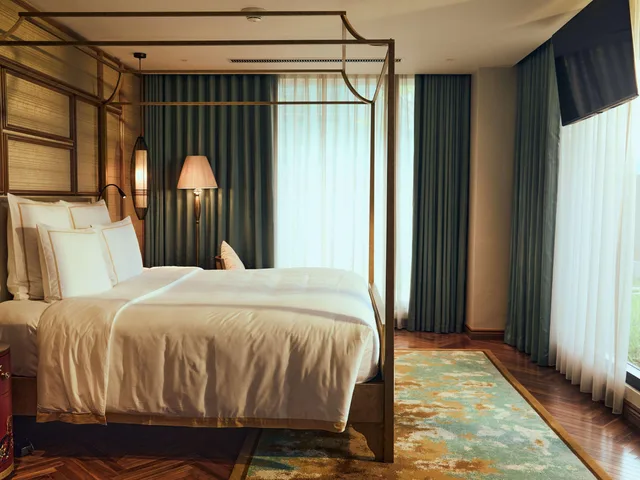 غرفة تنفيذية بسرير كينج مع دخول الصالة في طابق مرتفع، Grand Mercure Hanoi 9/10