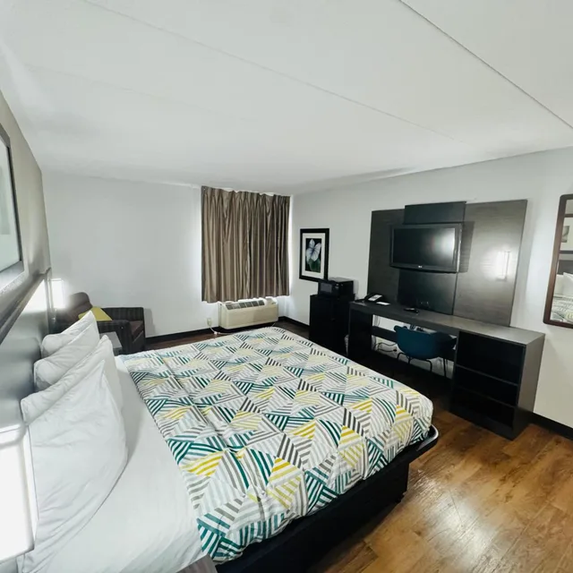 غرفة بسرير كينج لذوي الإعاقة، Motel6 Milford, CT 3/10