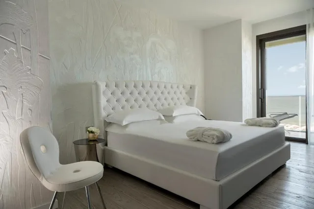Suite, Hot Tub, The Promenade Luxury Wellness Hotel 1/1