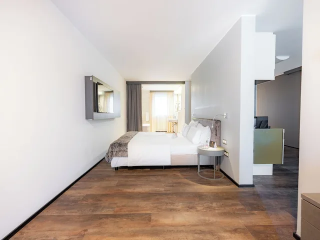 جناح ملكي، HOTEL CITY MARIBOR 3/8