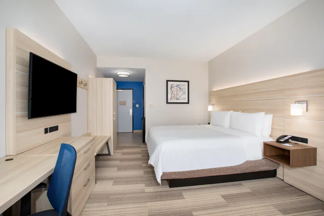 غرفة بسرير كينج، Holiday Inn Express & Suites Phoenix - Glendale Sports Dist 2/3