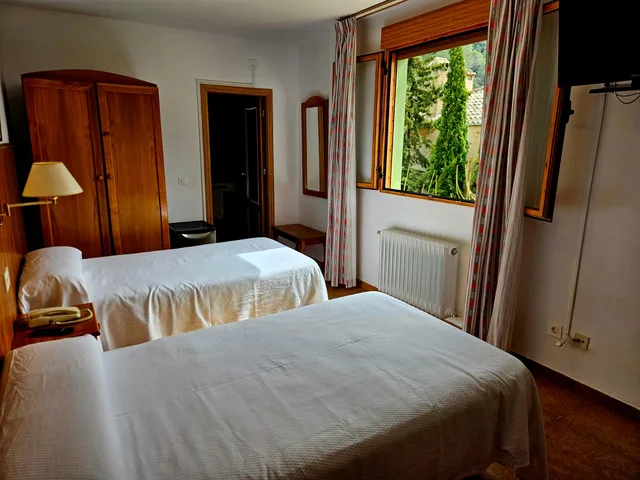 غرفة قياسية بسرير مزدوج أو سريرين منفصلين، RURAL MOUNTAIN HOTEL - CAZORLA 1/2