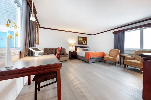 جناح بسرير كوين بإطلالة على البحر مع أريكة، Hotel Plante 4/6