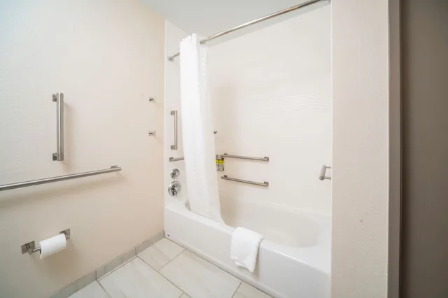 جناح استوديو بسرير كوين لذوي الإعاقة، Candlewood Suites Charleston Mt Pleasant 1/1
