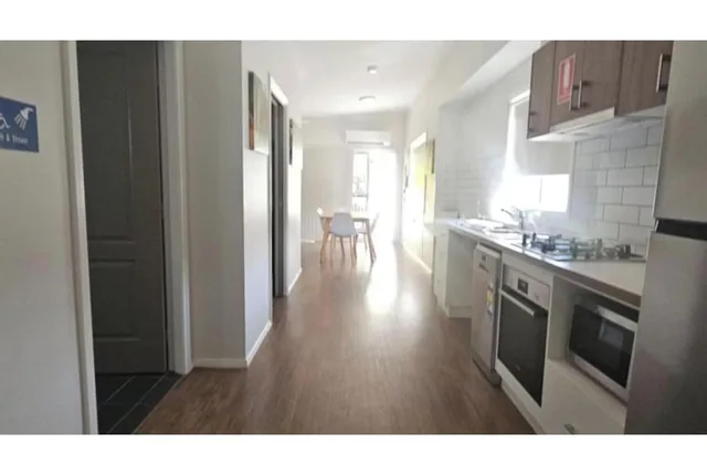 2 Bedrooms, Deluxe, Cabin, 1 Queen and 1 Single Bed, Bunk Bed, Accessible, Discovery Parks Dubbo 2/2