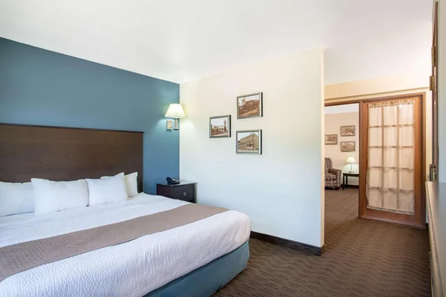 جناح بغرفتي نوم، AmericInn by Wyndham Green Bay West 2/3