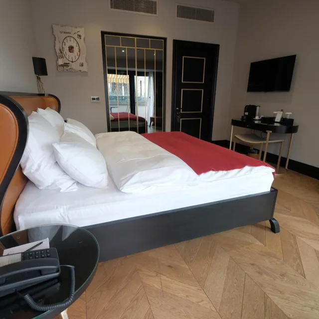 غرفة سوبيريور بسرير مزدوج بشرفة بإطلالة جزئية على البحر، Nordstern Hotel Galata 3/5