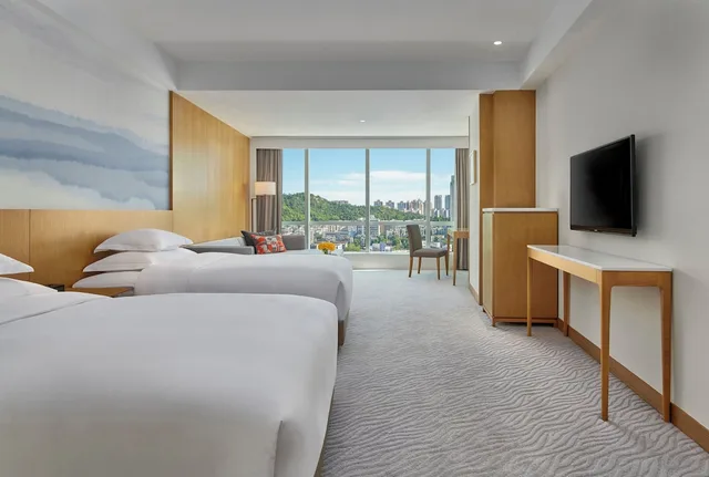 غرفة قياسية بسرير كينج مع دخول الصالة، Crowne Plaza Zhuhai City Center 2/10