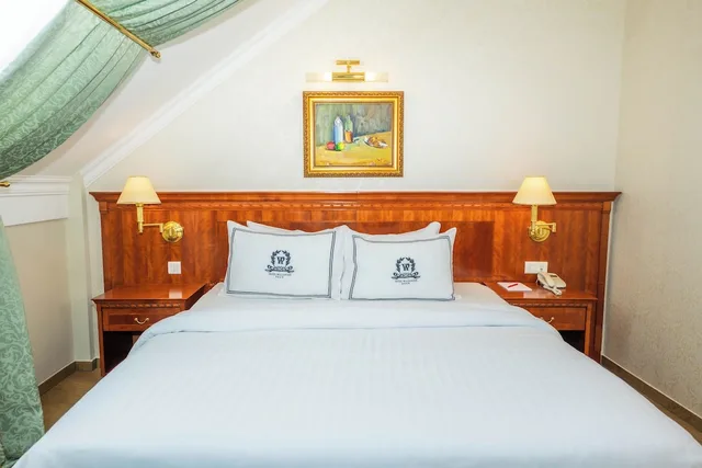 Standard, Queen Bed, Waldinger Hotel 4/8