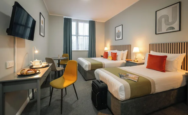 غرفة ثلاثية بسريرين، Beresford Hotel 1/7