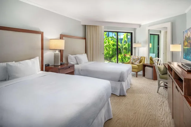 غرفة بسرير مزدوج لذوي الإعاقة، OUTRIGGER Kauai Beach Resort & Spa 2/6