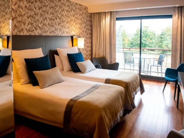 غرفة عائلية بسريرين مزدوجين، Parc Beaumont Hotel & Spa Pau - MGallery Collection 1/3