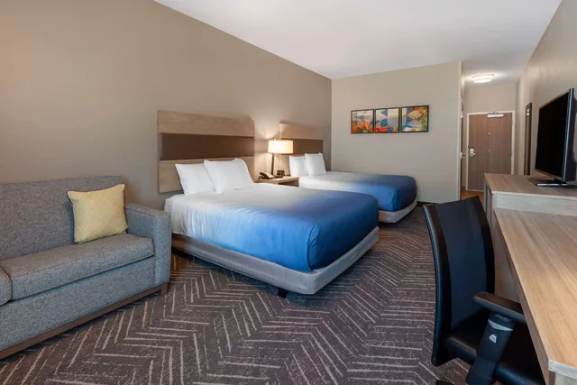 غرفة بسريرين كوين لذوي الإعاقة، La Quinta Inn & Suites by Wyndham Middletown-Goshen 1/9