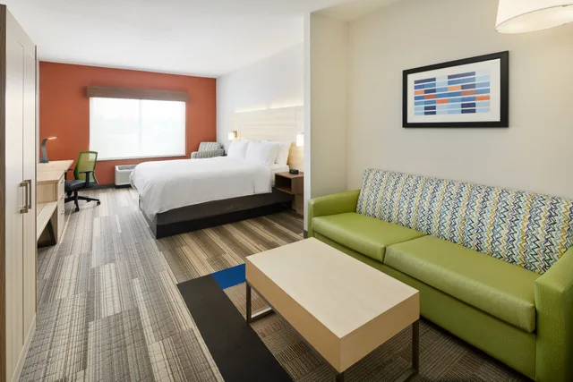 جناح بسرير كينج، Holiday Inn Express Hotel Suites Salem 1/1