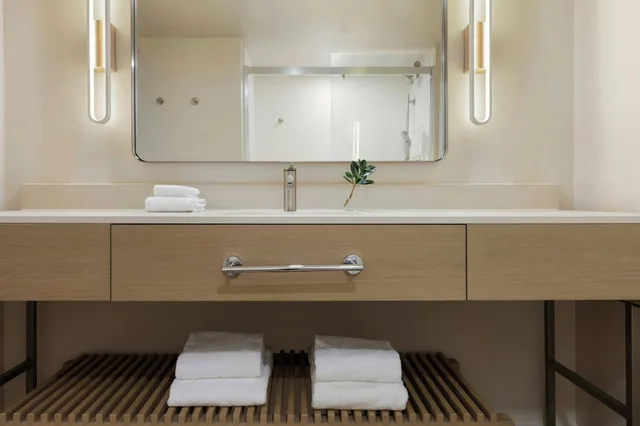 غرفة ديلوكس بسرير كينج، Fort Lauderdale Marriott Pompano Beach Resort and Spa 4/4