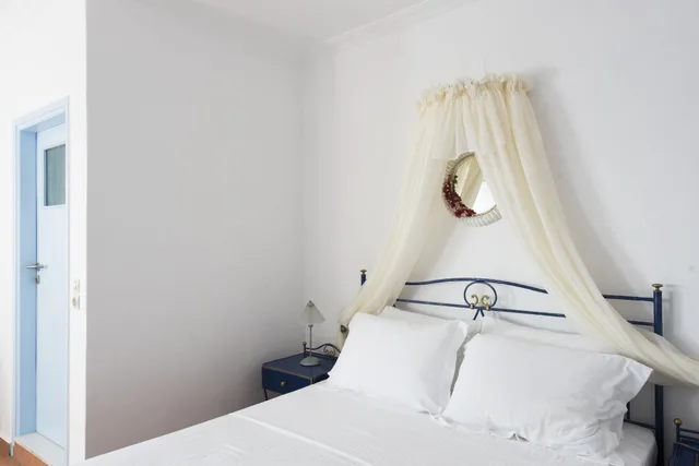 Grand, Suite, Double and Twin Beds, Caldera View, Kastro Suites 2/10