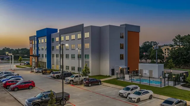 Holiday Inn Express & Suites Tyler South - University Area by IHG، تايلر 44/50