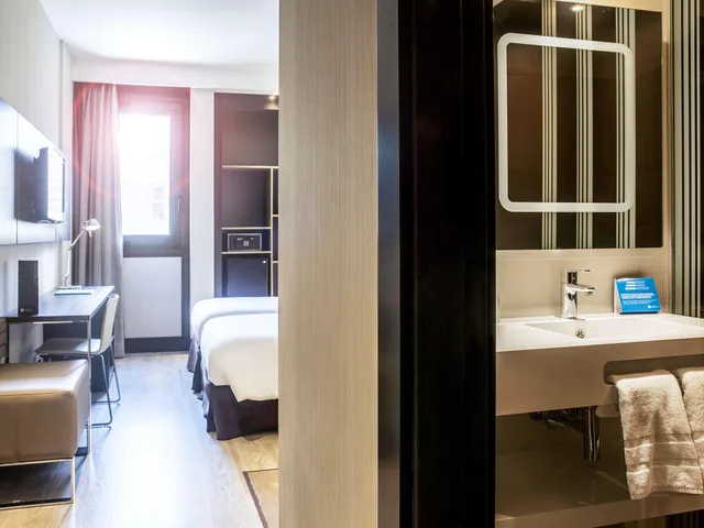 غرفة سوبيريور بسريرين منفصلين وسرير كينج، Novotel Madrid City Las Ventas 7/7
