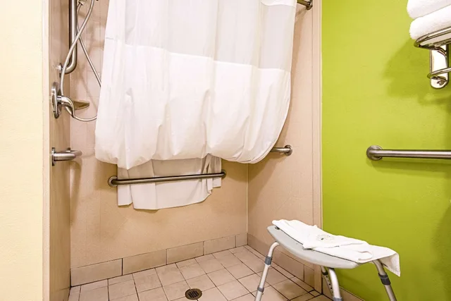غرفة بسريرين مزدوجين لذوي الإعاقة، Quality Inn & Suites Glenmont - Albany South 4/4