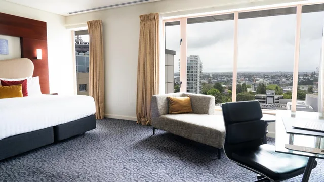City, Premium, King Bed, with View, Lounge Access, High Floor، Crowne Plaza Auckland 3/6
