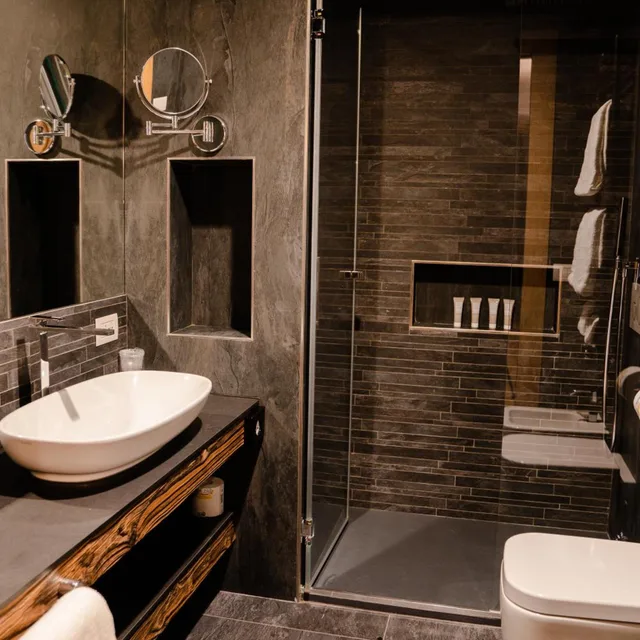 جناح، Hotel Excelsior Planet 4/5