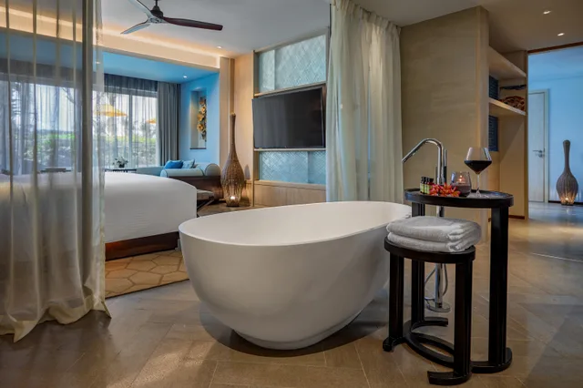 جناح ديلوكس بإطلالة على المسبح، Pullman Phu Quoc Beach Resort 5/7
