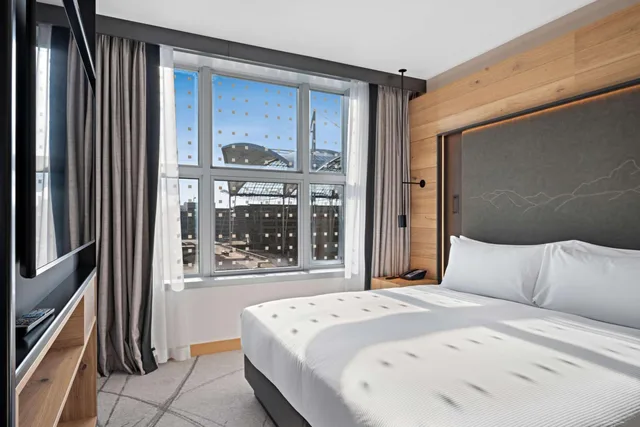 Room, King Bed, Atrium View، Hilton Munich Airport 1/4