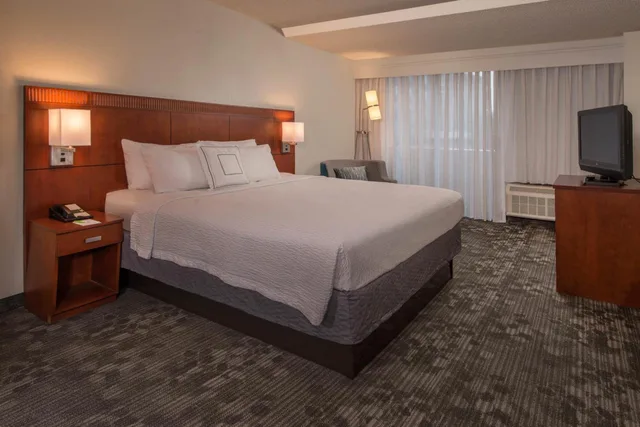 غرفة بسرير كينج لذوي الإعاقة، Sonesta Select Arlington Rosslyn 5/7