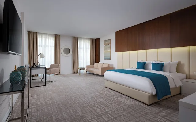 غرفة بريستيج بسرير كينج، Mercure Tashkent 1/2