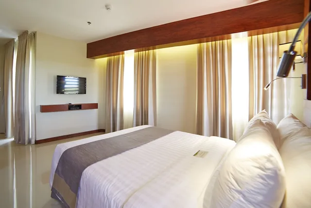 Deluxe, 1 Double and 1 Single Bed, CEBU WHITE SANDS RESORT AND SPA 4/6