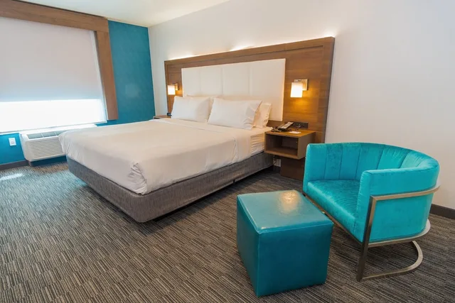 غرفة قياسية بسرير كينج، Holiday Inn Express Hollywood Walk of Fame An Ihg Hotel 1/10