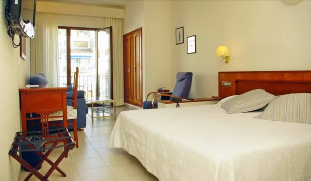 Room, Triple, Llafranch Hotel 1/3