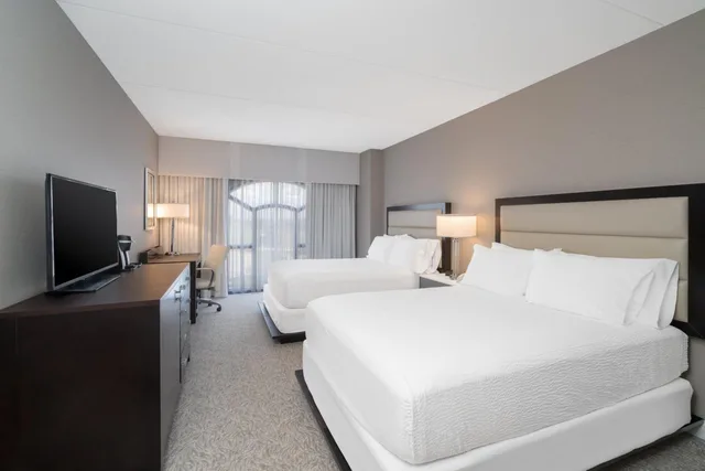 غرفة قياسية بسرير مزدوج، Holiday Inn Wilmington 7/8