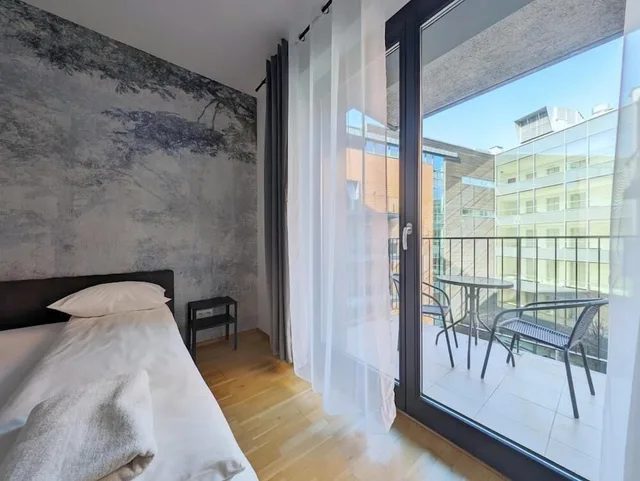 استوديو بسرير كوين بشرفة، Turnau City Aparthotel 4/5