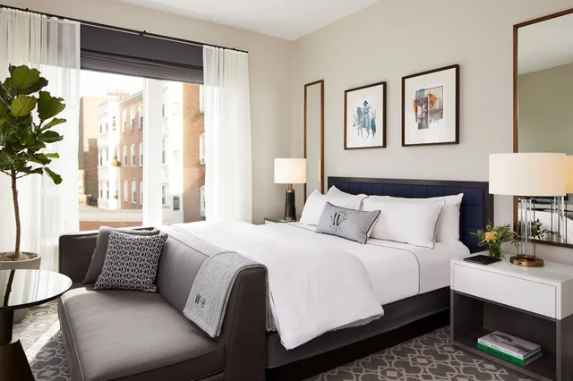 Charles, River, Studio, King Bed، Whitney Hotel Boston 1/2