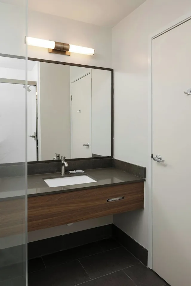 جناح بسرير كينج مع أريكة، Fairfield Inn and Suites Grand Rapids 2/2