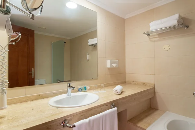 غرفة قياسية بسرير مزدوج، Landmar Costa los Gigantes Family Resort 5/5