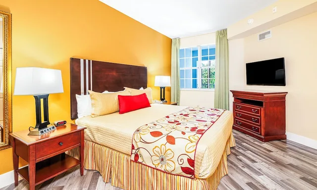 جناح ديلوكس بسرير كينج وسرير كوين بغرفتي نوم، Mizner Place At Weston Town Center 1/10