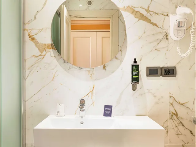 غرفة بانورامية بسرير كوين، B&B Hotel Laurus al Duomo 6/6