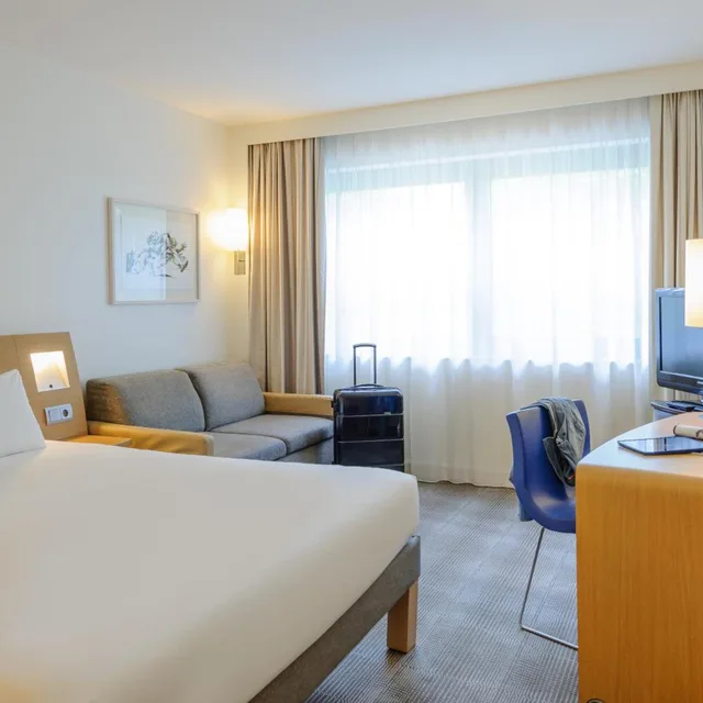 Standard, King Bed, Sofa, Novotel Aachen City Hotel 4/10