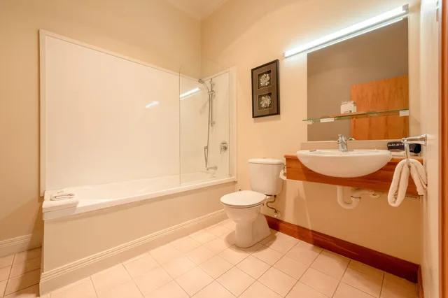 غرفة قياسية، Carrington Estate 5/6