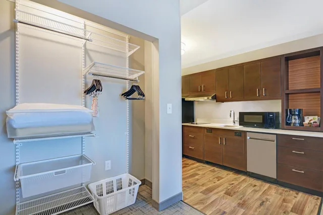 استوديو بسرير كينج مع أريكة، TownePlace Suites by Marriott Jackson Airport/Flowood 10/10
