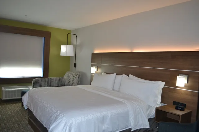 غرفة قياسية بسرير كينج لذوي الإعاقة، Holiday Inn Express Tallahassee University Central 4/6